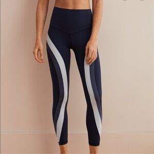 Aerie Navy and White High-Waisted Leggings 7/8 Size Medium
